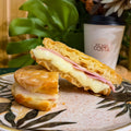 Waffle de pão de queijo recheado